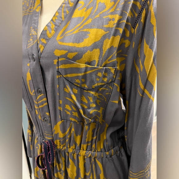 ANTHROPOLOGIE HOLDING HORSES Shirt Dress, Gray with Gold Colored Accent-  Size L - Picture 8 of 13
